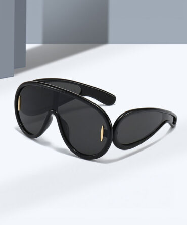 Black Diva Luxe Punk Sunglasses - Torfeo