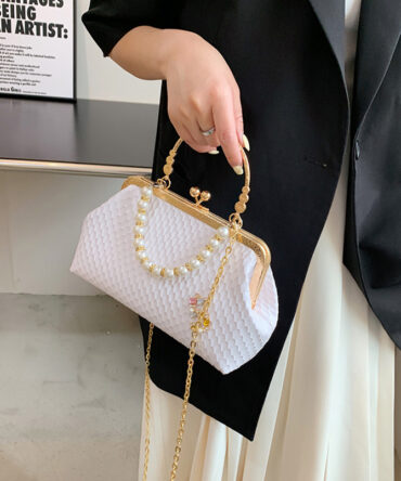 White Pearl Chain Clutch Bag - Torfeo