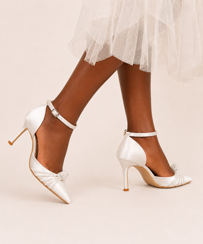 String Pearls White Shoes - TORFEO