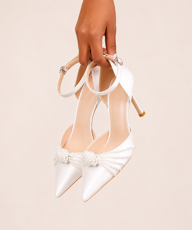 String Pearls White Shoes - TORFEO