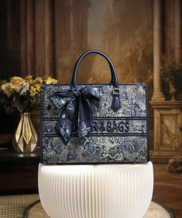 Moonlit Manor Handbag - TORFEO